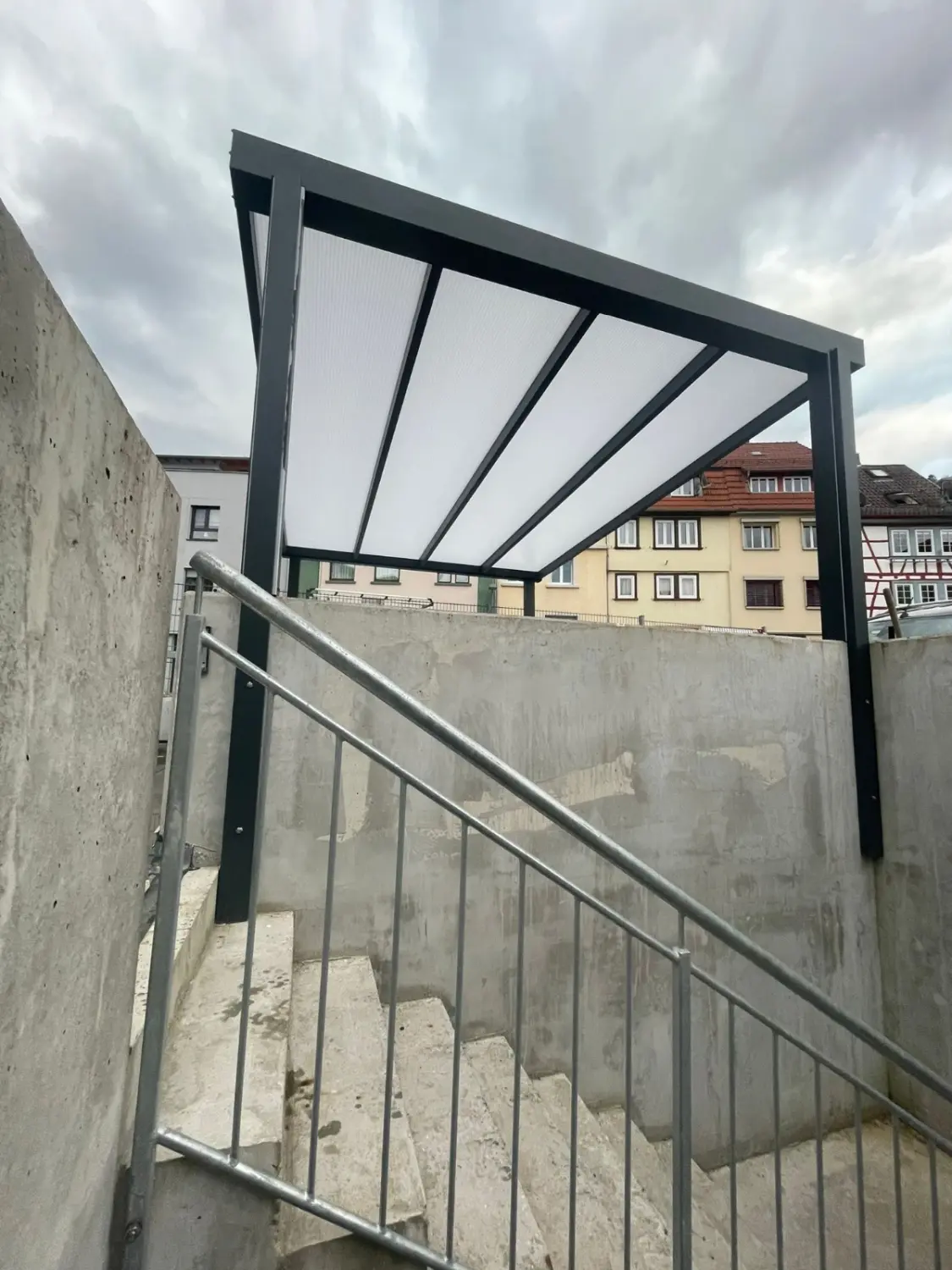 Schlosserei Güler - Eingangsbereich/Vordächer